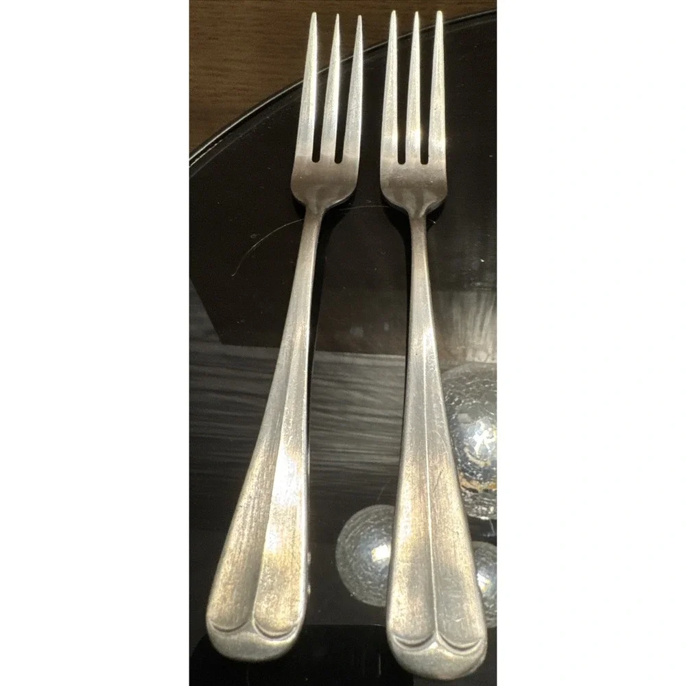 Rogers Korea Wellesley Stainless Flatware Dinner Forks-2